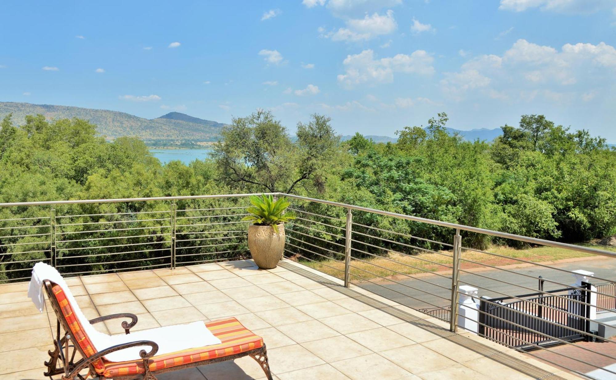 Indlovukazi Guesthouse Hartbeespoort Exteriör bild